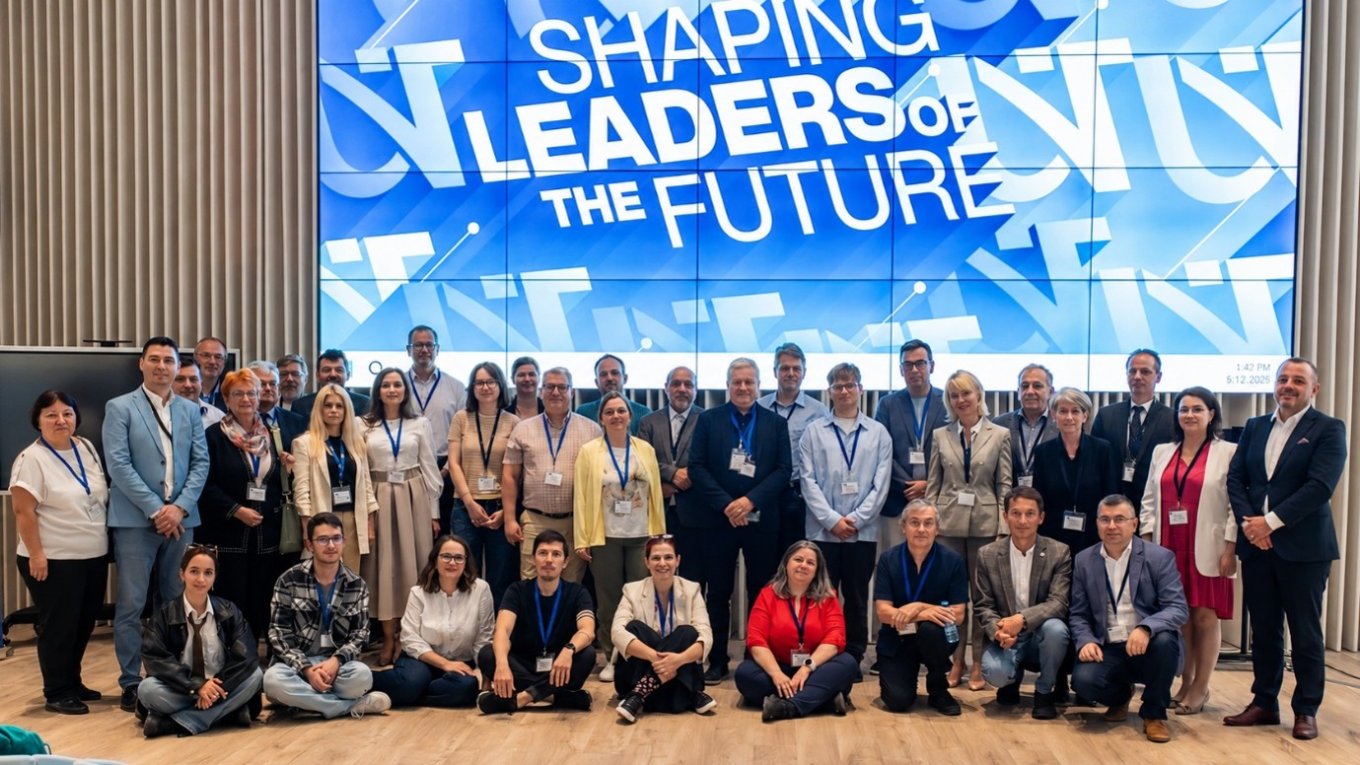 Participanții la prima Conferință Națională de Comunicare a Științei, Universitatea de Vest din Timișoara, iunie 2026 — fotografie de grup